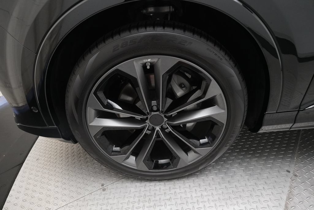 New 2026 Audi Q7 3.0T Premium Plus AWD/4WD image 28
