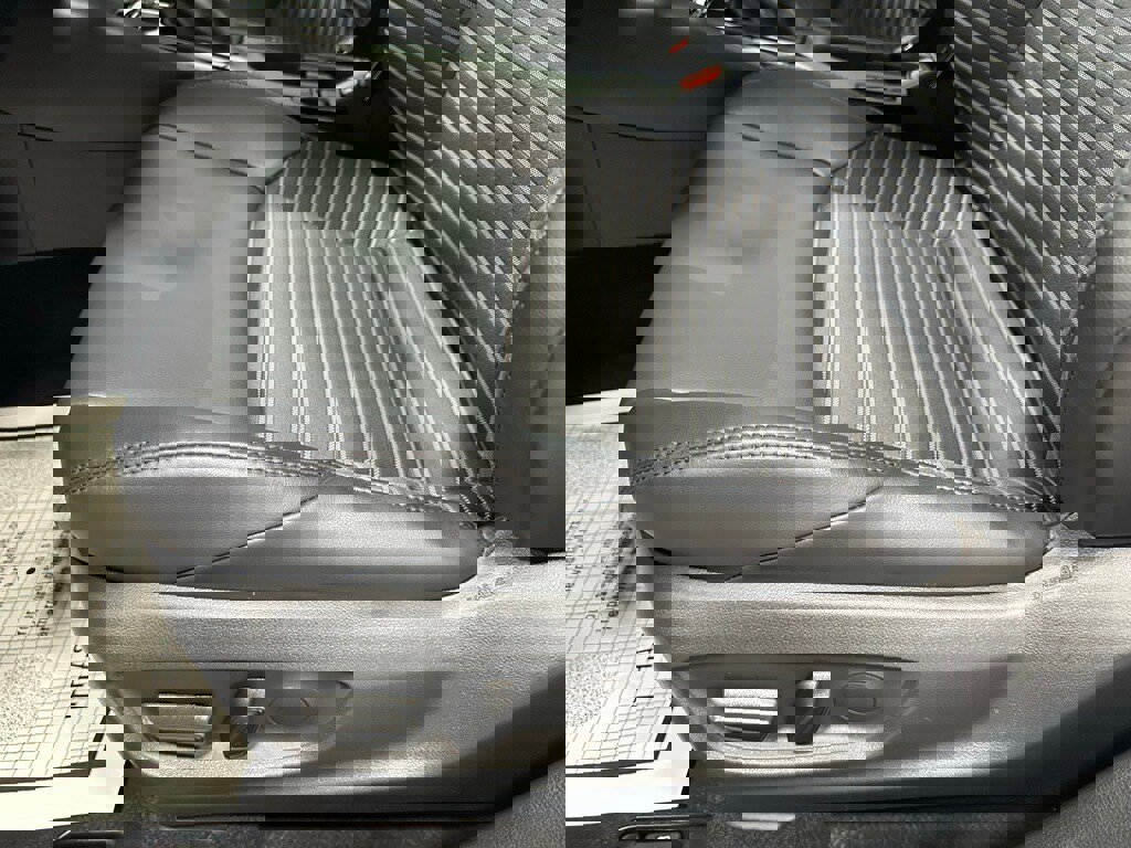 Used 2025 Toyota Corolla XSE image 13