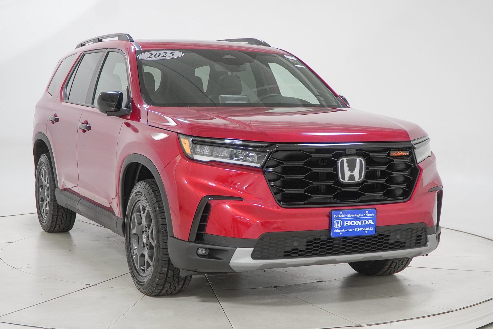 Certified 2025 Honda Pilot TrailSport image 17