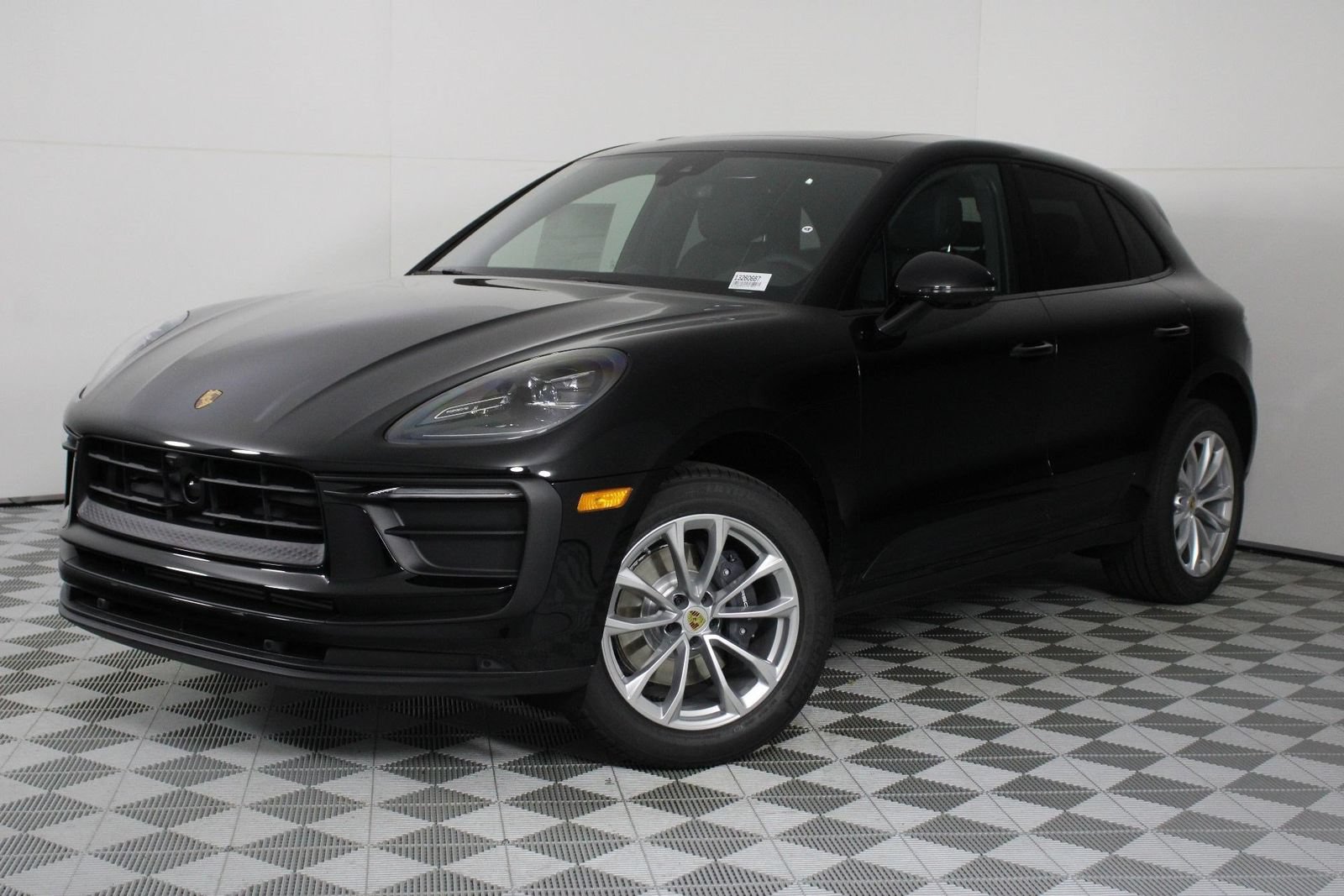 New 2026 Porsche Macan AWD/4WD image 1