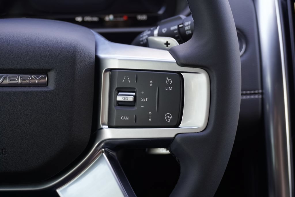New 2026 Land Rover Discovery Dynamic SE AWD/4WD image 13