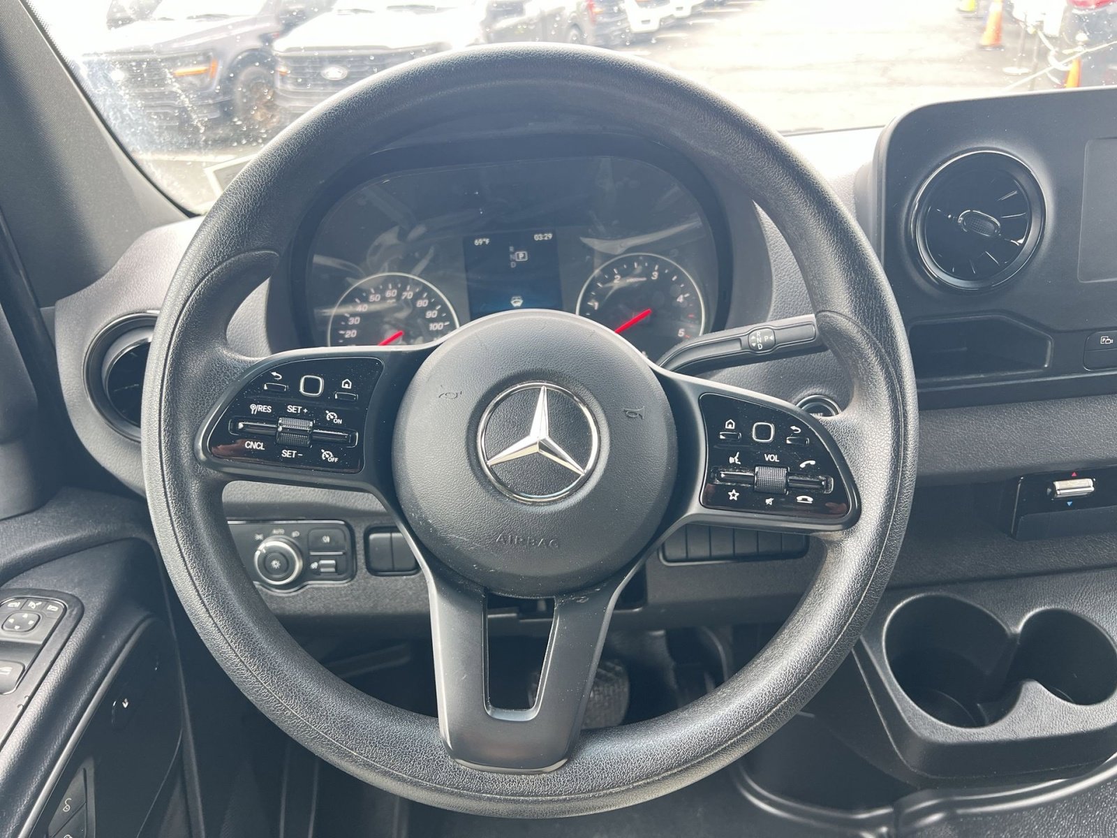 Used 2024 Mercedes-Benz Sprinter 2500 image 24