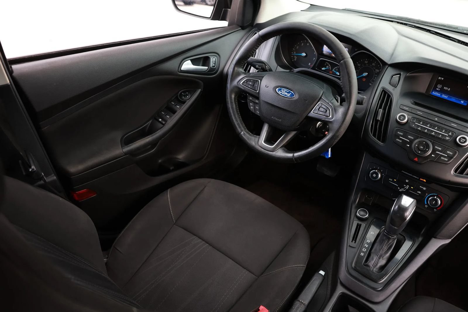 Used 2015 Ford Focus SE w/ SE Sport Package FWD image 12