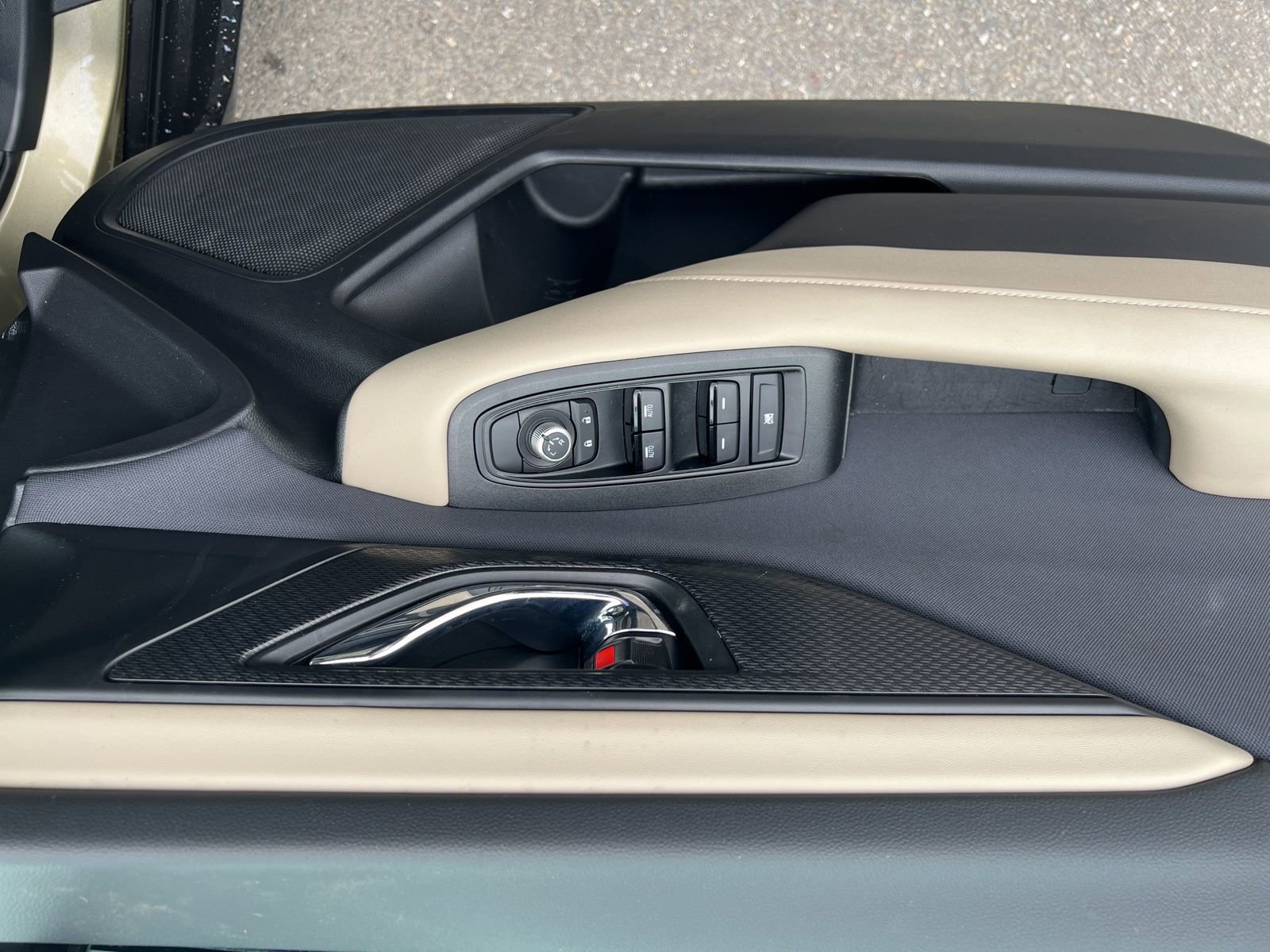 Used 2024 Subaru Outback Premium image 15