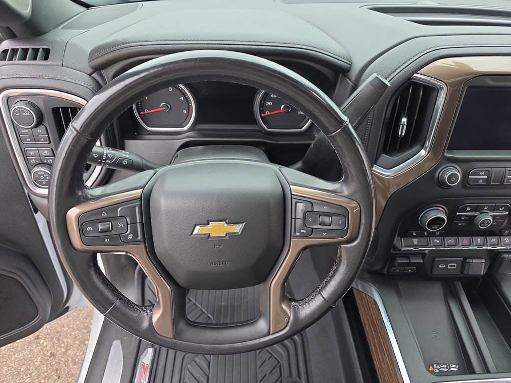 Used 2022 Chevrolet Silverado 3500 High Country w/ Z71 Off-Road Package image 17