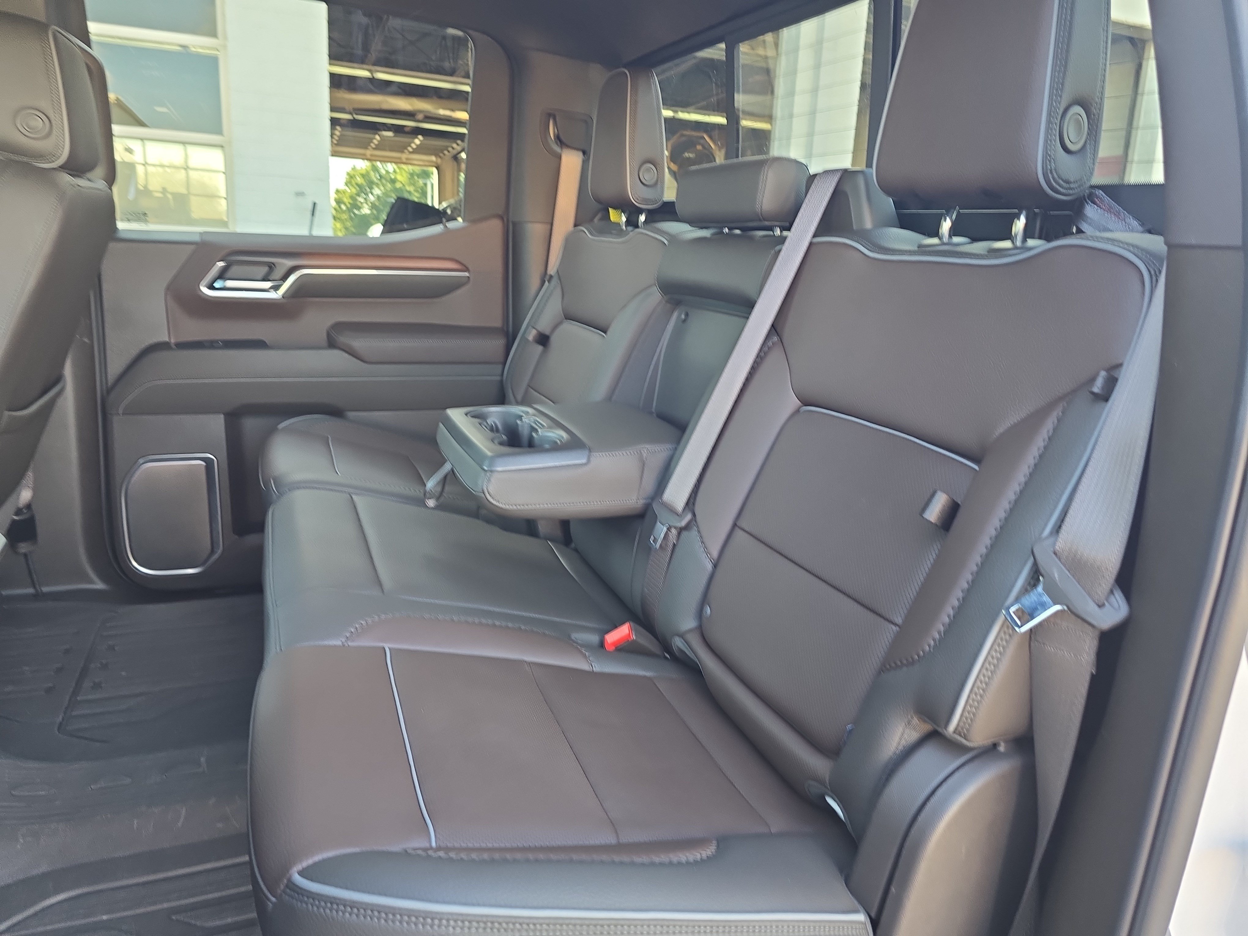 Used 2025 GMC Sierra 1500 Denali w/ Technology Package AWD/4WD image 15