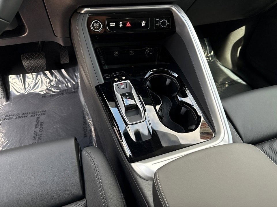 Certified 2025 Audi Q5 2.0T Premium Plus w/ Premium Plus image 18