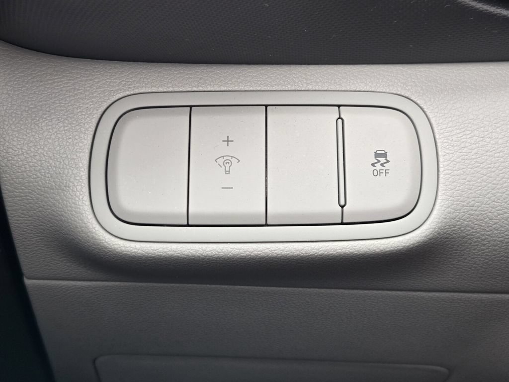 Certified 2023 Hyundai Venue SEL FWD image 27