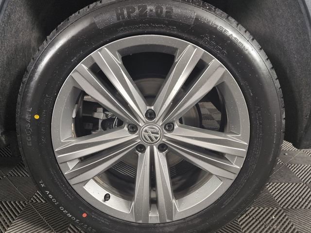 Used 2019 Volkswagen Atlas SEL R-Line AWD/4WD image 11
