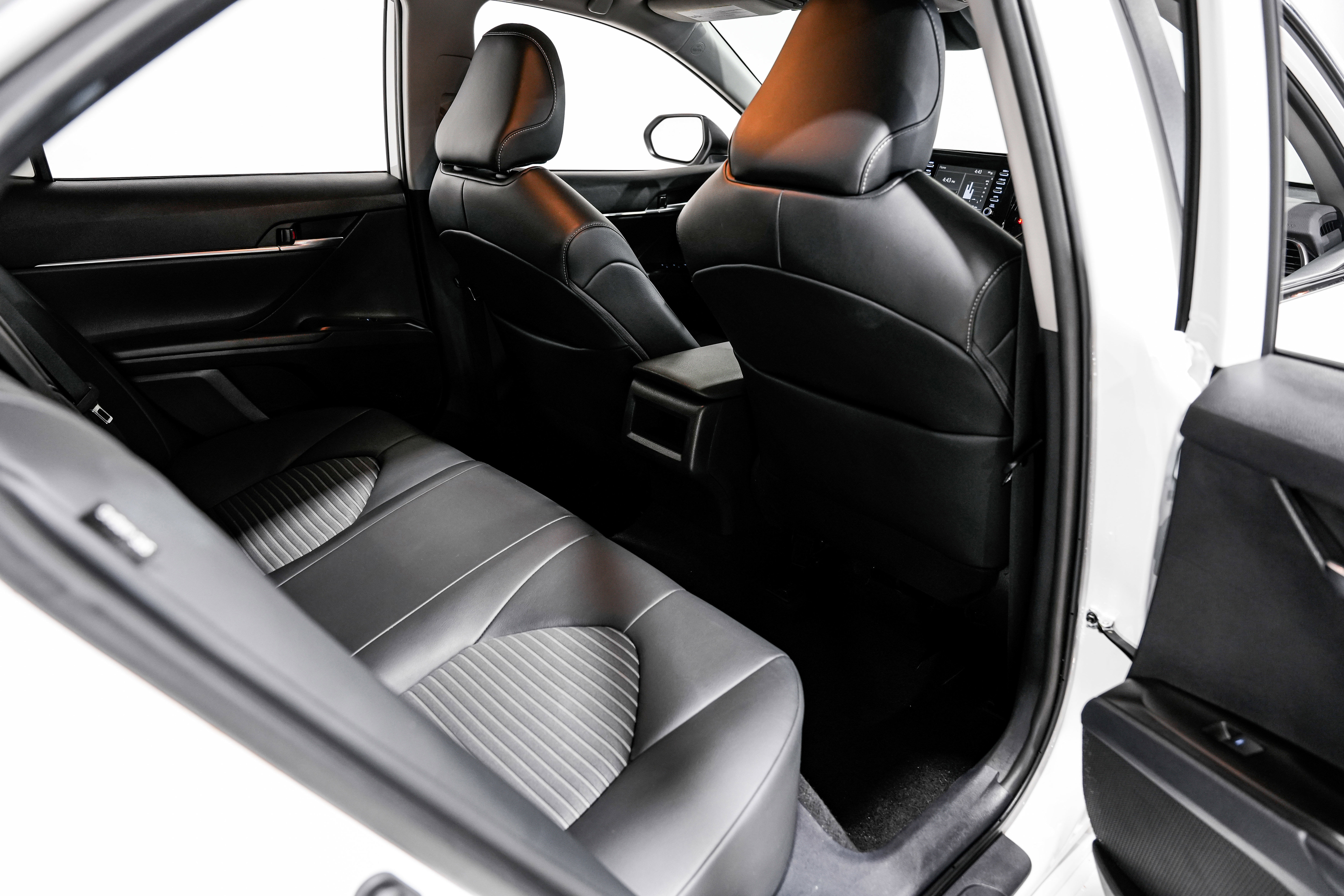 Used 2024 Toyota Camry SE FWD image 29