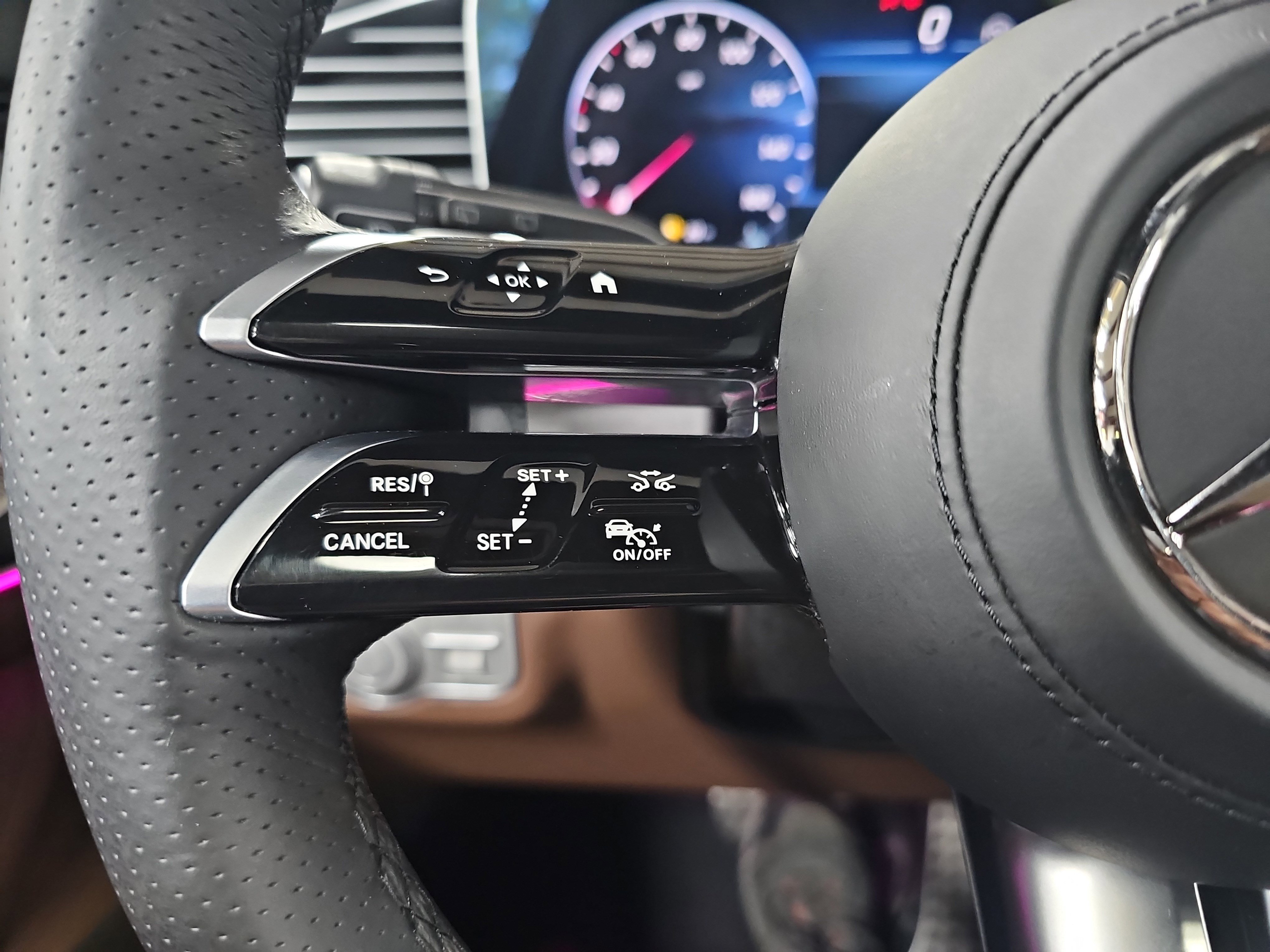 Used 2024 Mercedes-Benz GLS 450 4MATIC image 20