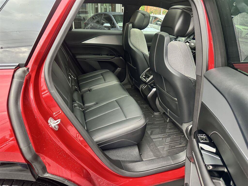 Used 2024 Cadillac Lyriq Tech w/ LPO, Floor Liner Package AWD/4WD image 12