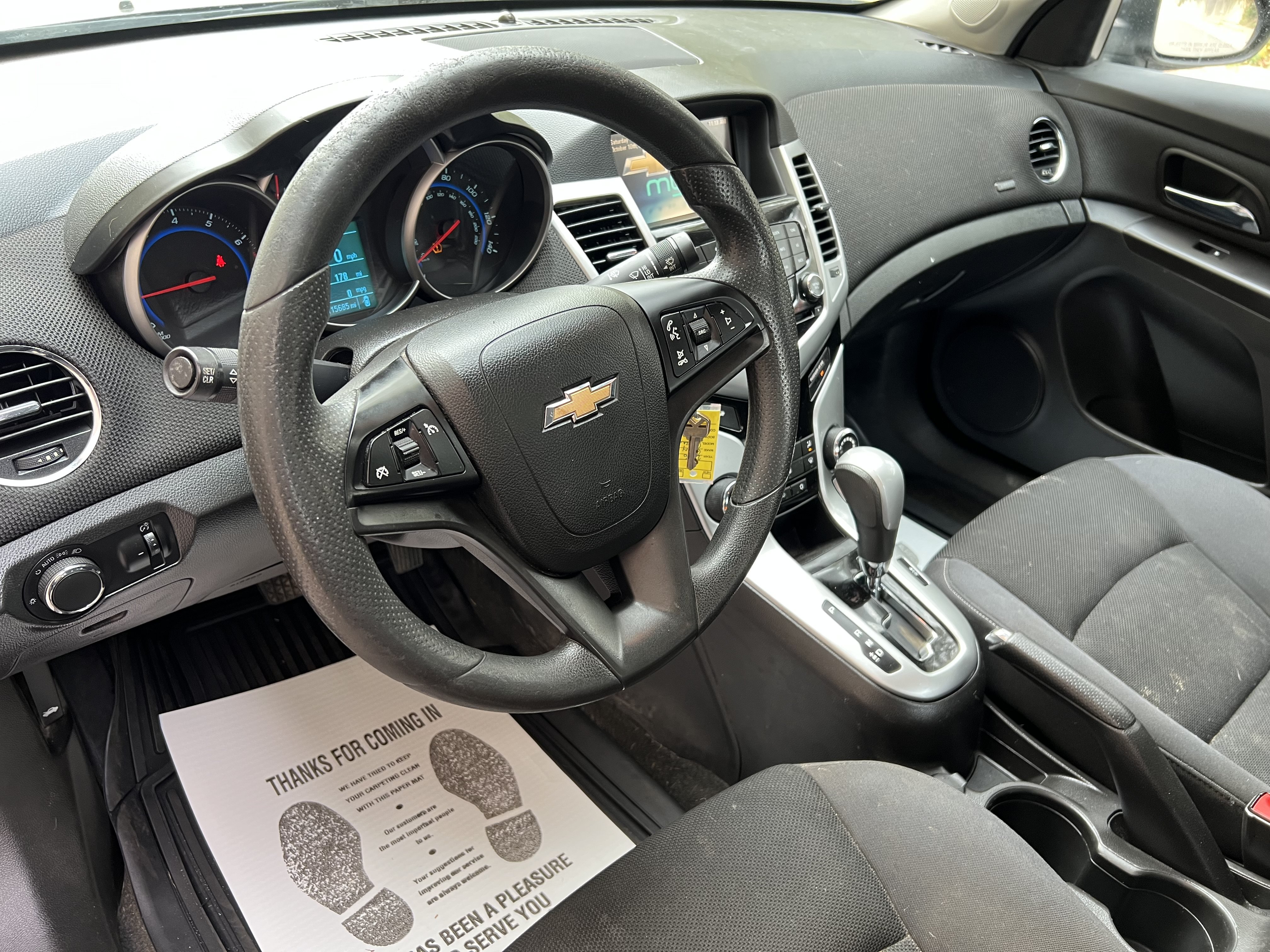 Used 2016 Chevrolet Cruze LT w/ Technology Package FWD image 18