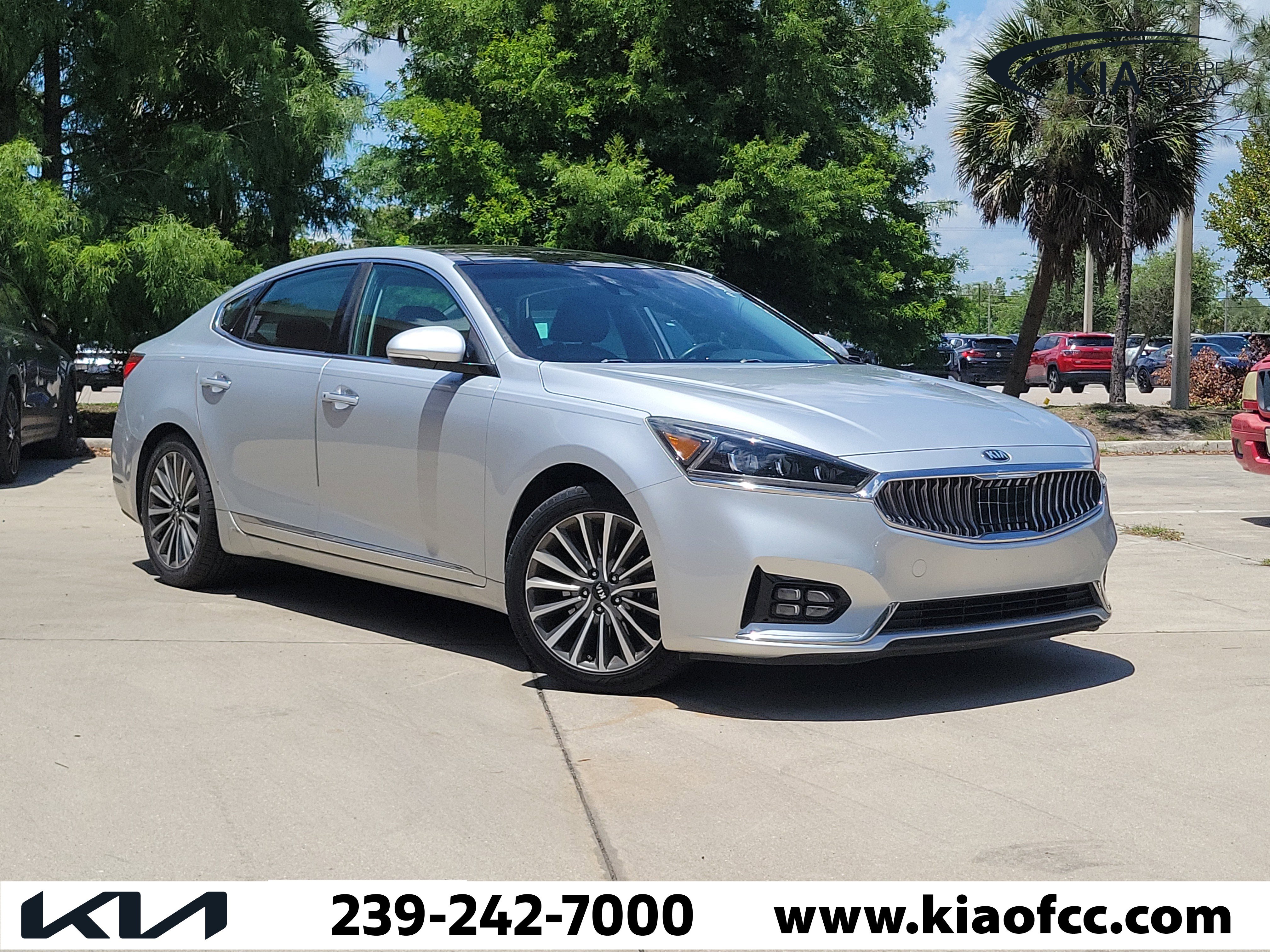 Used 2017 Kia Cadenza Technology