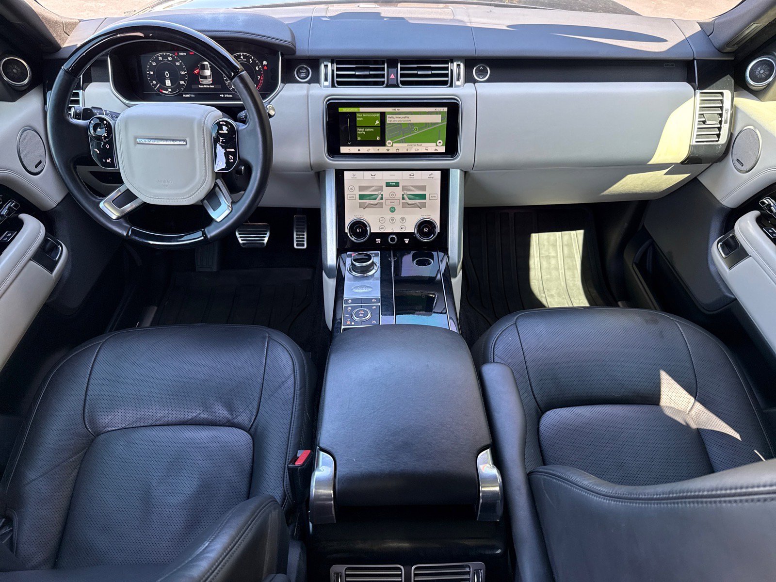 Used 2022 Land Rover Range Rover Westminster Edition image 12