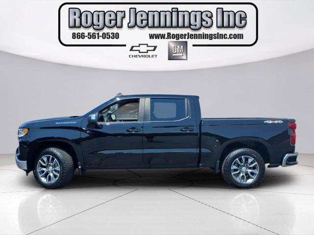 Used 2024 Chevrolet Silverado 1500 LT AWD/4WD image 2