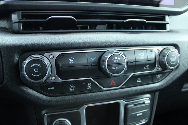 Used 2024 Jeep Wrangler Sport image 19