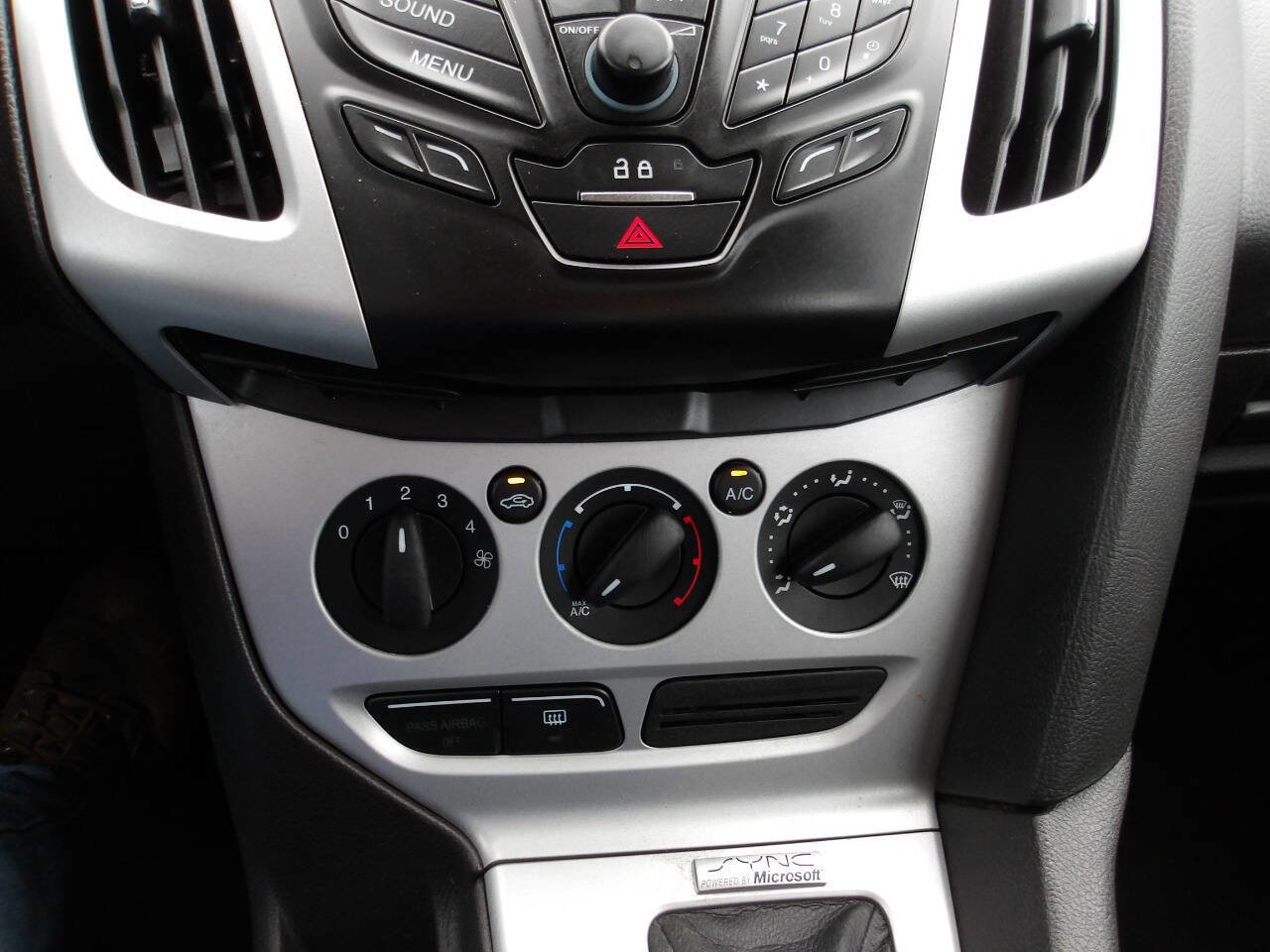 Used 2014 Ford Focus SE FWD image 13