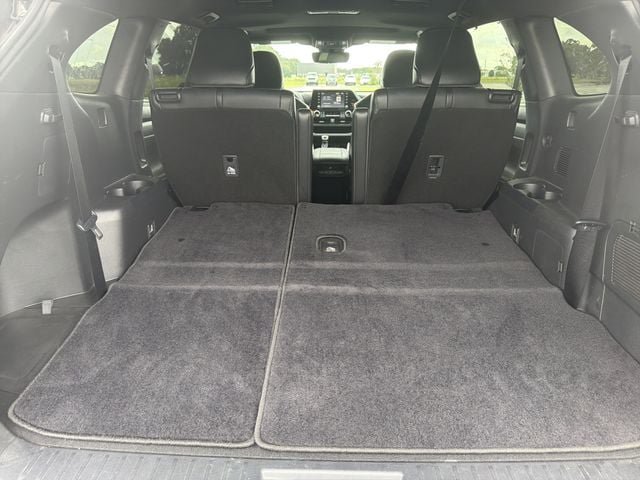 Used 2021 Toyota Highlander XSE FWD image 20