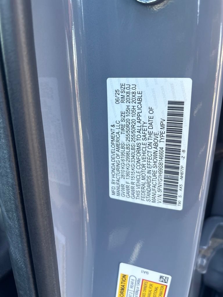Used 2025 Honda Pilot Black Edition image 13
