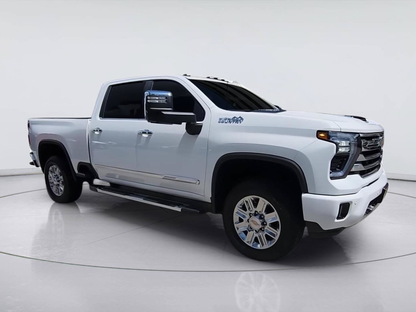 Used 2025 Chevrolet Silverado 2500 High Country w/ Technology Package AWD/4WD image 2