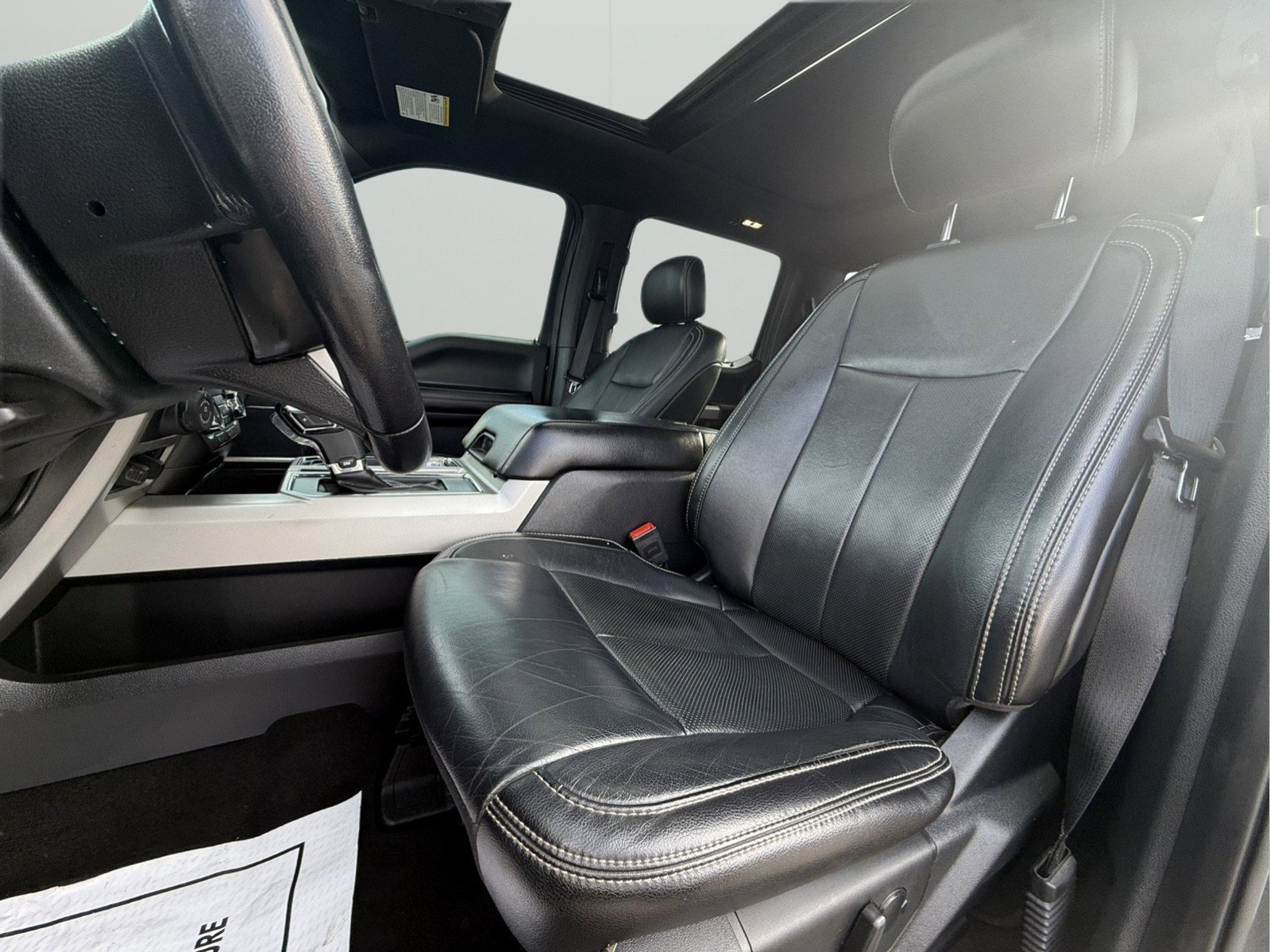 Used 2019 Ford F150 Lariat image 4