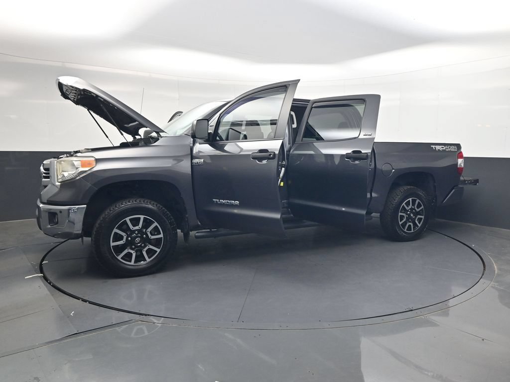 Used 2017 Toyota Tundra SR5 w/ TRD Off Road Package AWD/4WD image 49