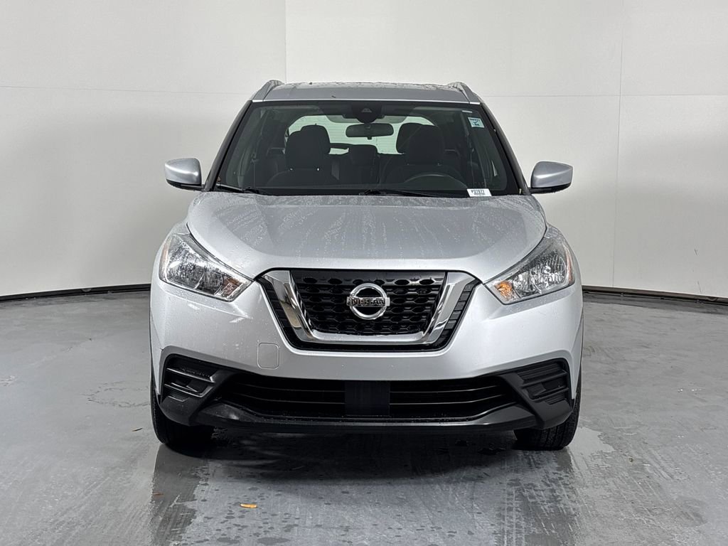 Used 2020 Nissan Kicks SV image 2