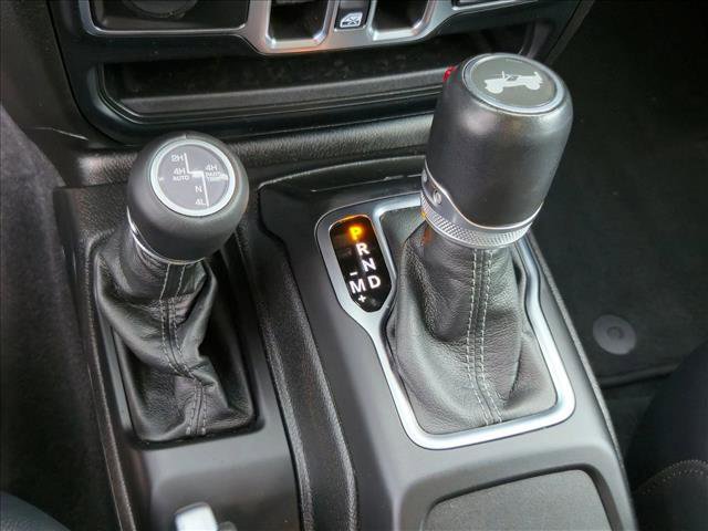 Used 2024 Jeep Wrangler Sahara w/ Safety Group image 11