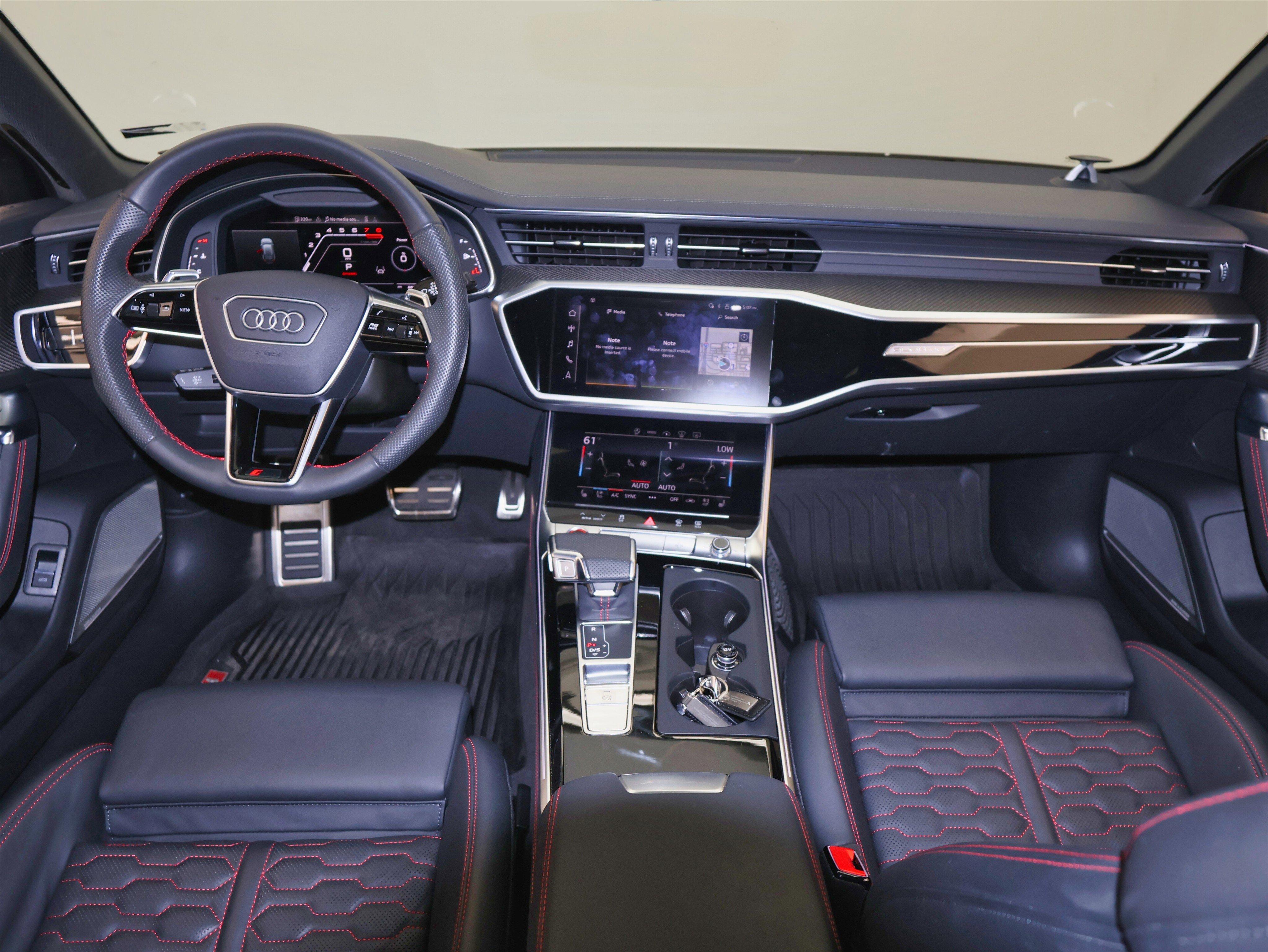 Used 2021 Audi RS 6 w/ Executive Package image 33