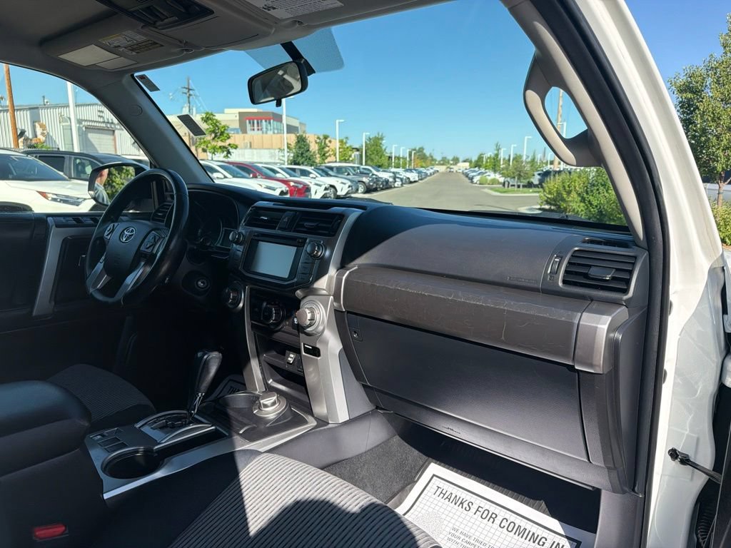 Used 2016 Toyota 4Runner SR5 AWD/4WD image 11