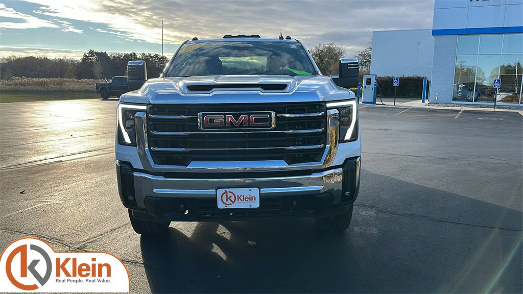 Used 2024 GMC Sierra 2500 SLE w/ SLE Convenience Package image 2