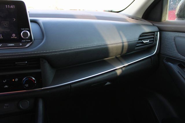 Used 2023 Nissan Rogue S image 27