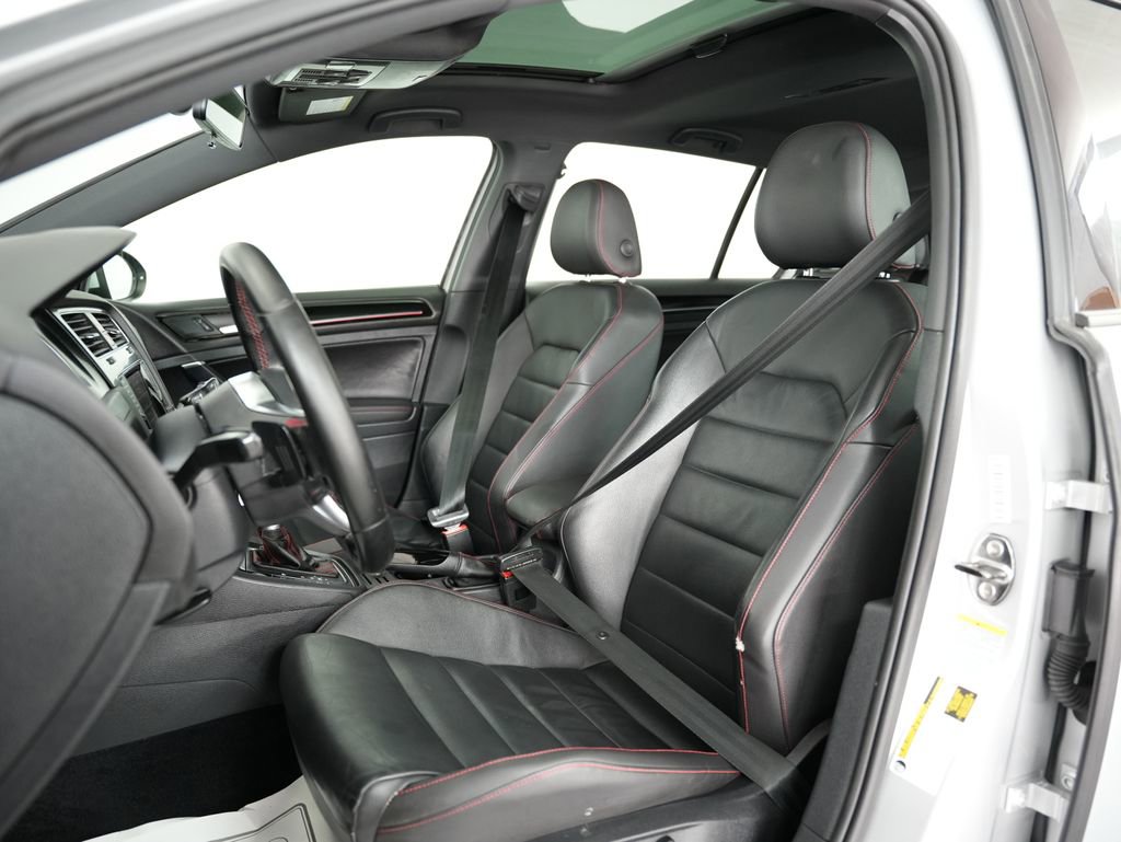 Used 2015 Volkswagen GTI SE FWD image 44