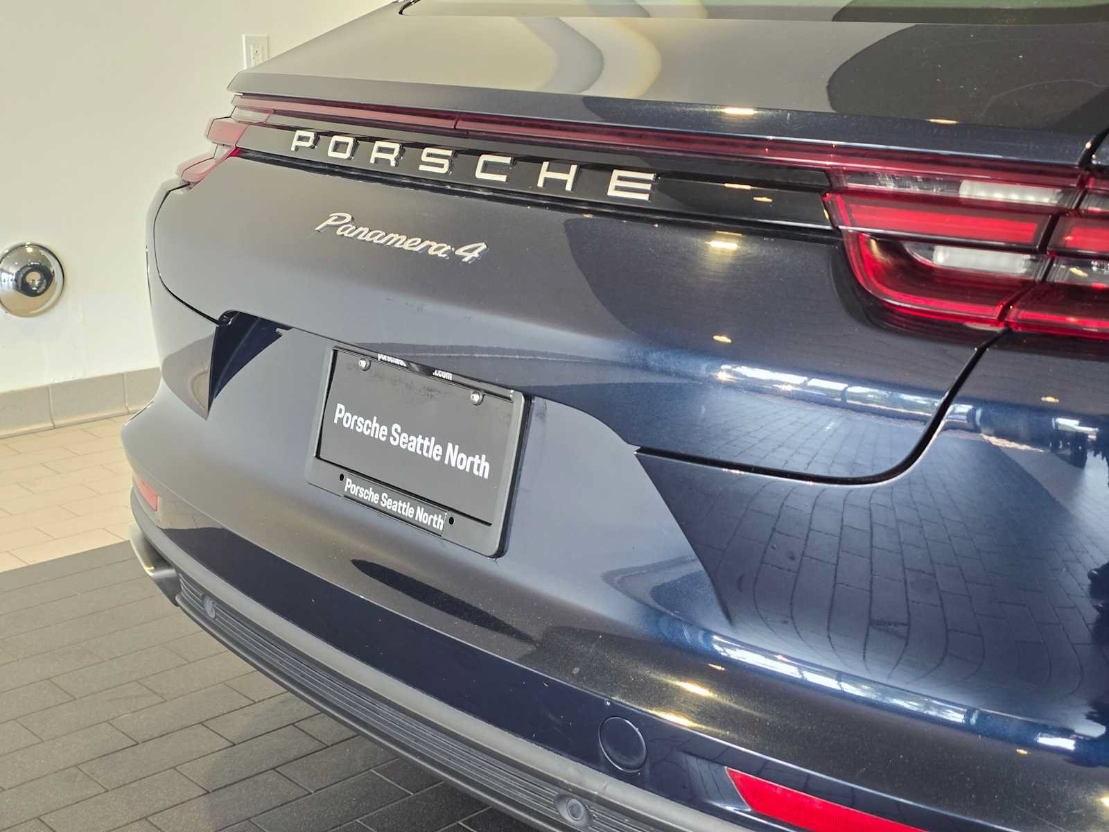 Used 2020 Porsche Panamera 4 AWD/4WD image 14