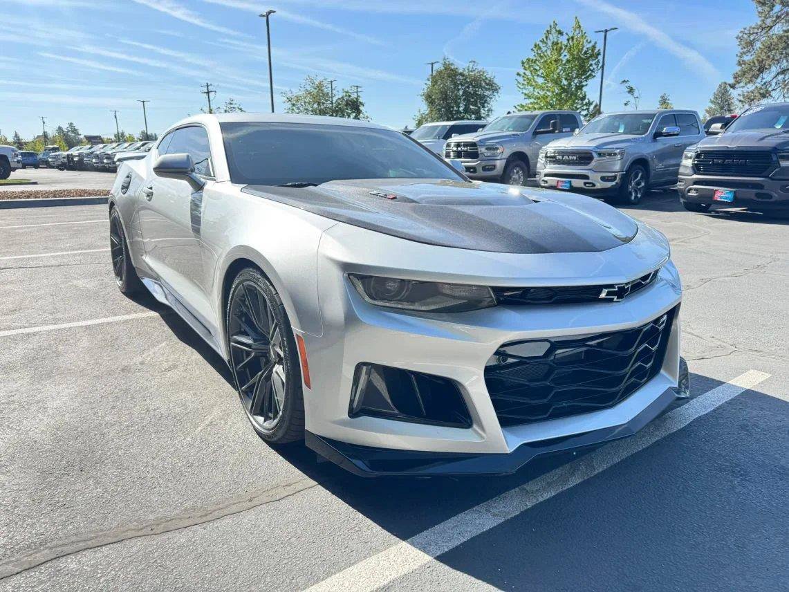Used 2017 Chevrolet Camaro ZL1 RWD image 7