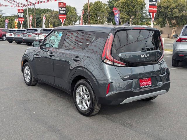 Used 2025 Kia Soul LX w/ LX Technology Package image 11
