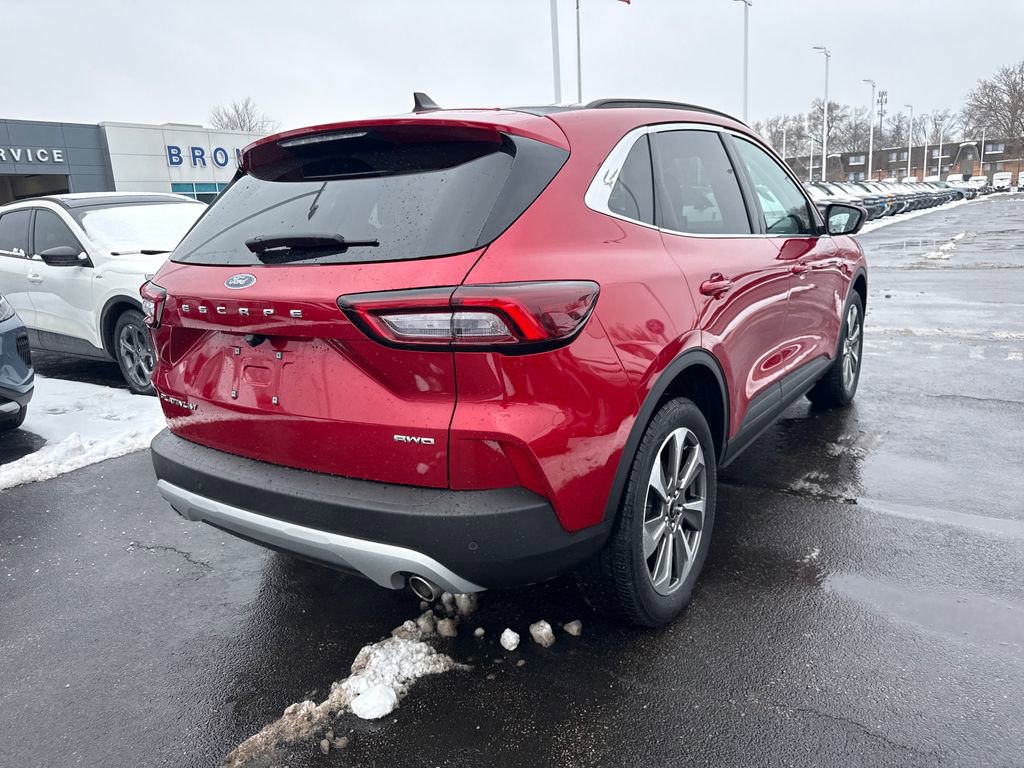 Used 2023 Ford Escape Platinum image 7