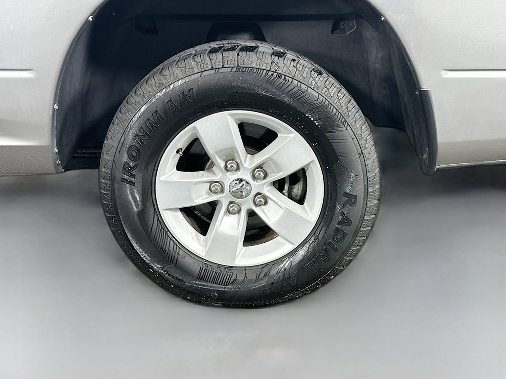 Used 2020 RAM 1500 Classic SLT image 33