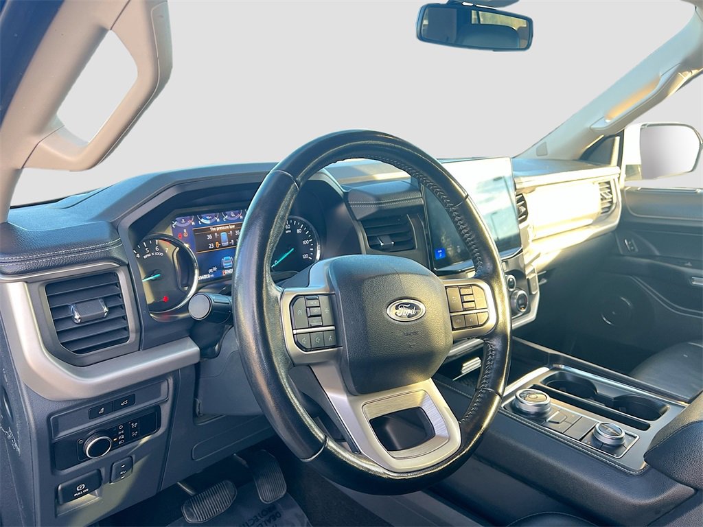Used 2024 Ford Expedition Max XLT image 9