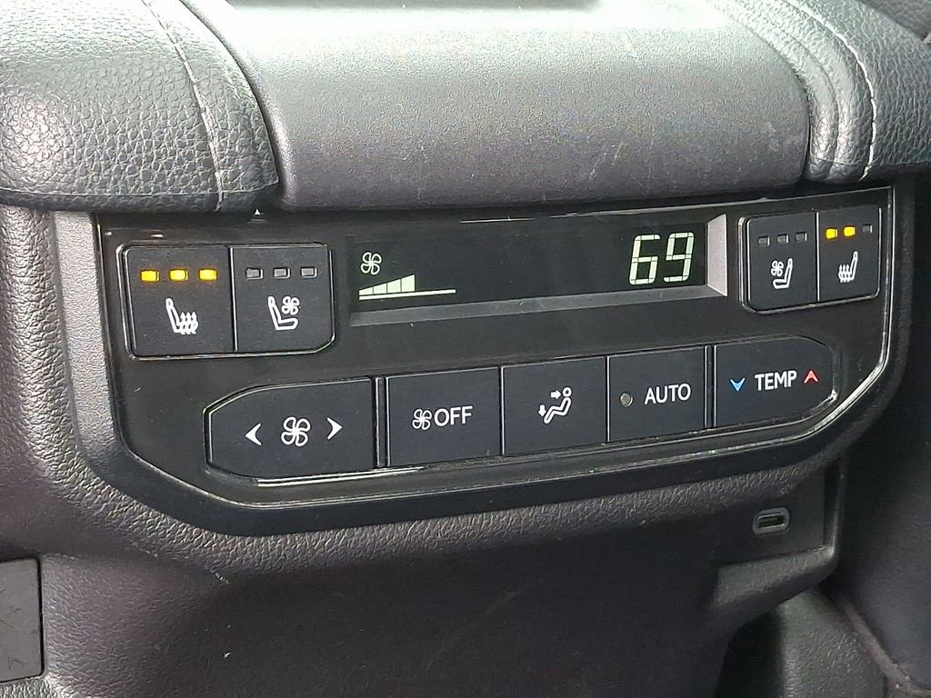 Used 2024 Toyota Grand Highlander Platinum image 12