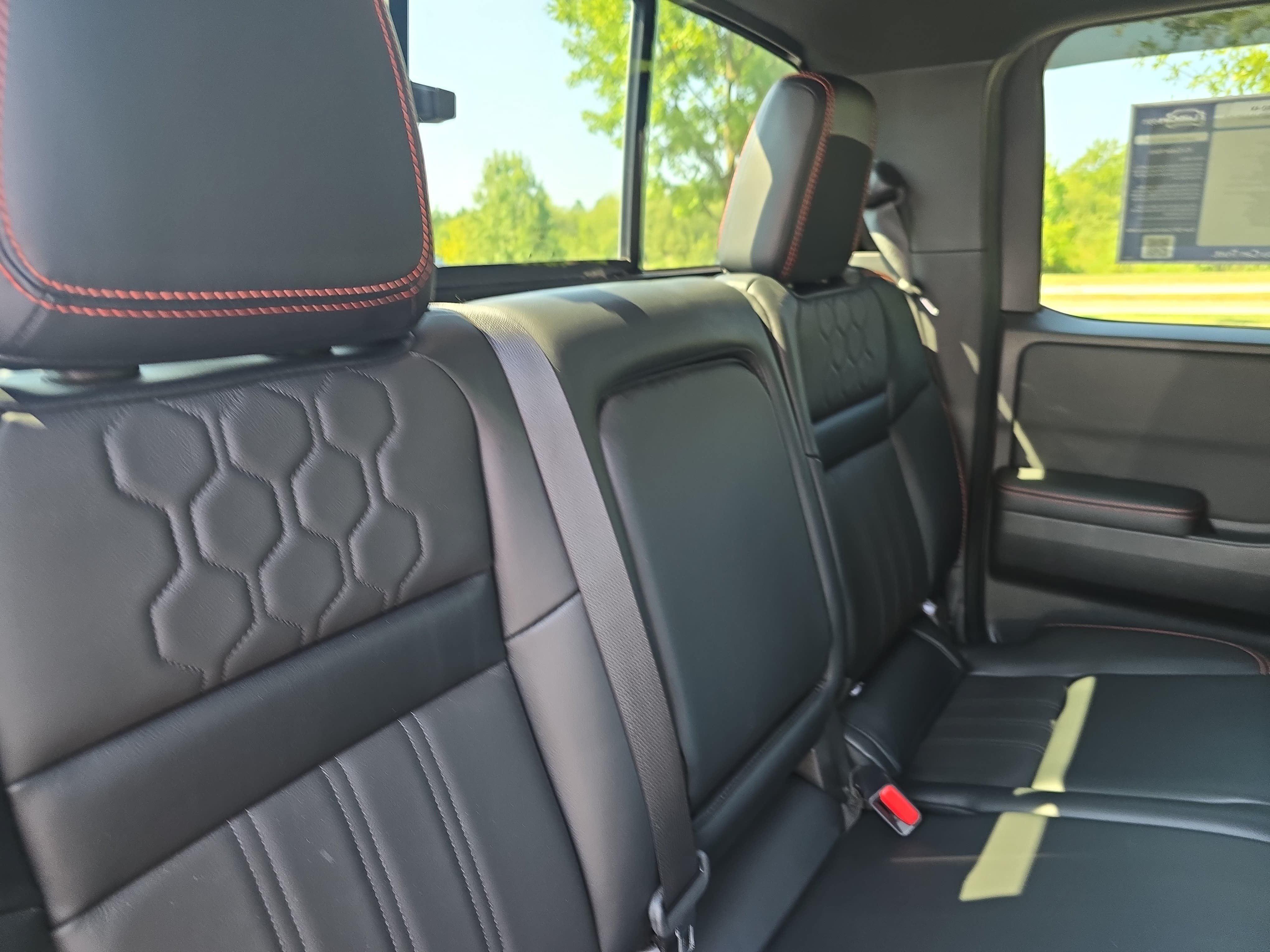 Used 2023 Nissan Frontier PRO-4X w/ Pro-4X Premium Package AWD/4WD image 12