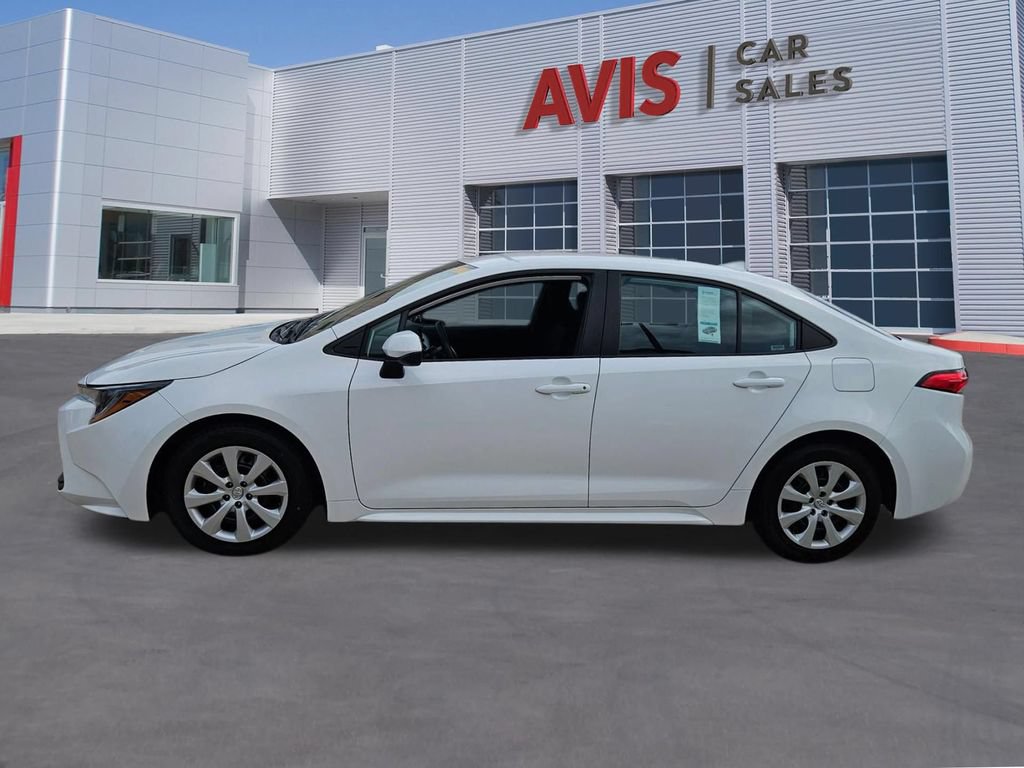 Used 2025 Toyota Corolla LE FWD image 2