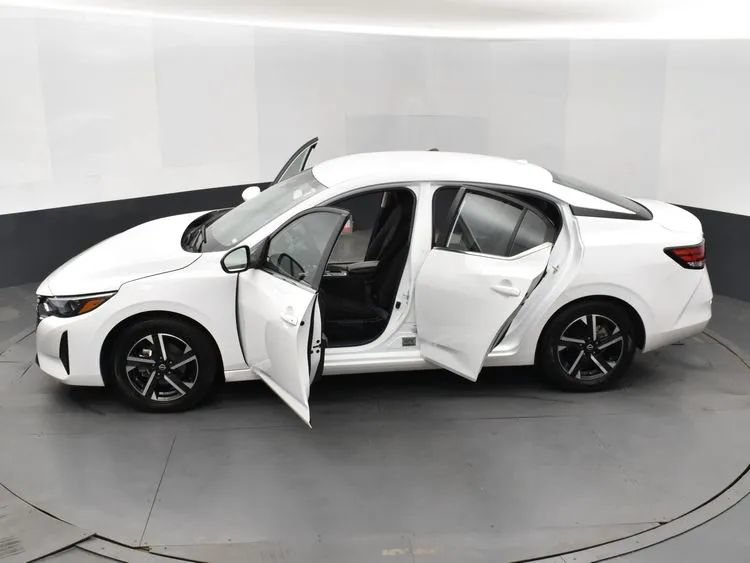 Used 2024 Nissan Sentra SV FWD image 7
