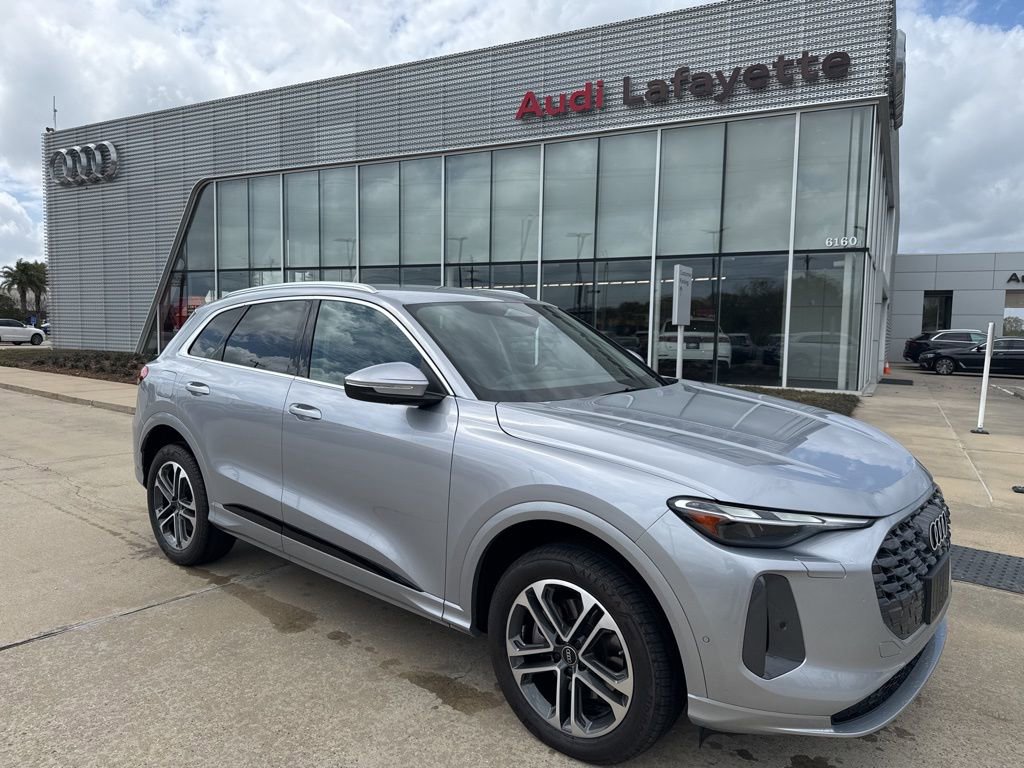 Used 2025 Audi Q5 Premium w/ Convenience Package image 1