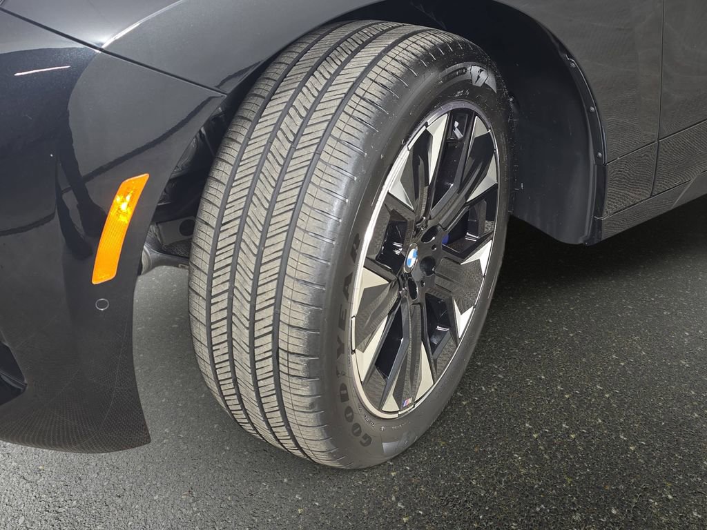 Used 2026 BMW iX xDrive45 w/ M Sport Package AWD/4WD image 37