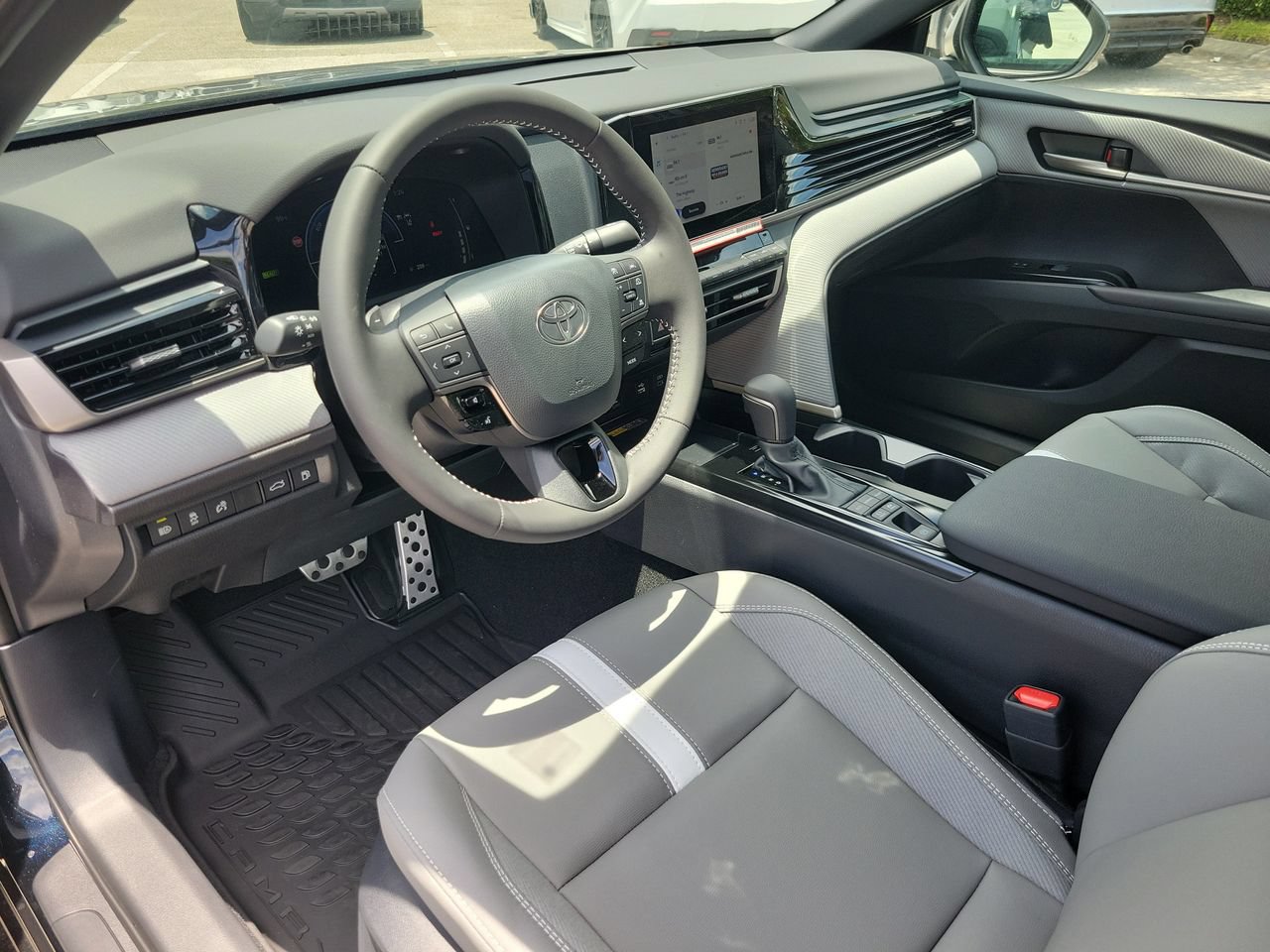 Used 2026 Toyota Camry SE FWD image 16