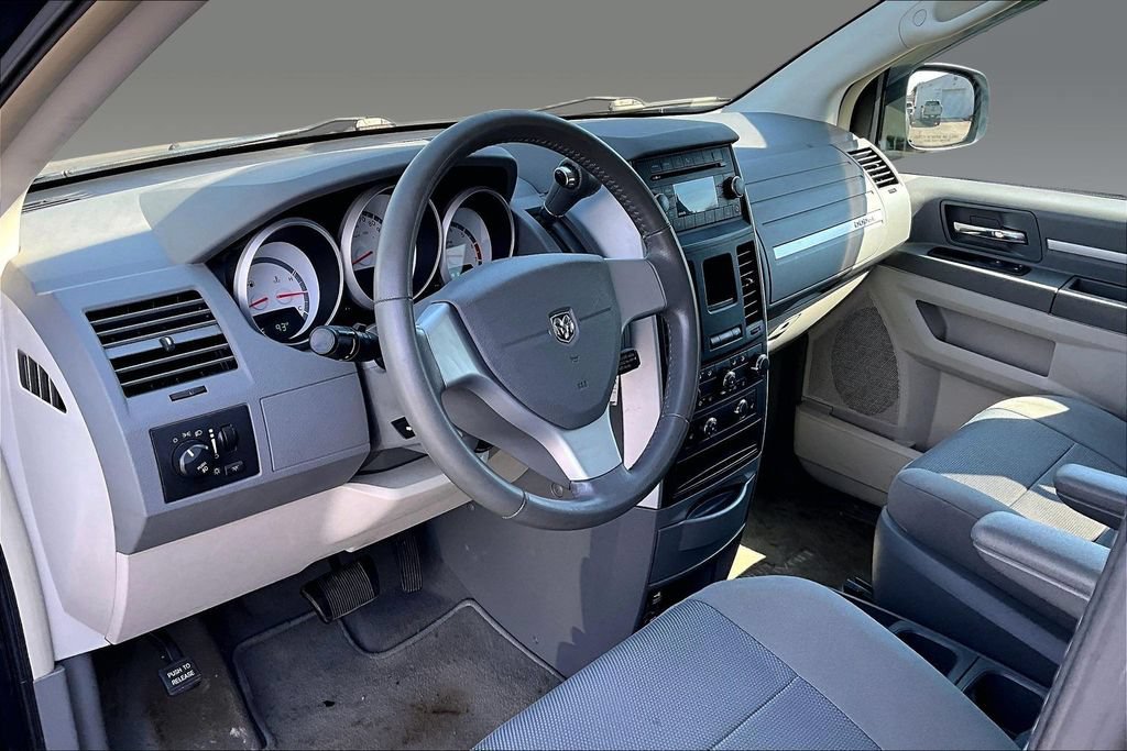 Used 2009 Dodge Grand Caravan SXT FWD image 7