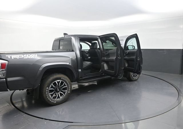Used 2020 Toyota Tacoma TRD Sport w/ TRD Premium Sport Package AWD/4WD image 36
