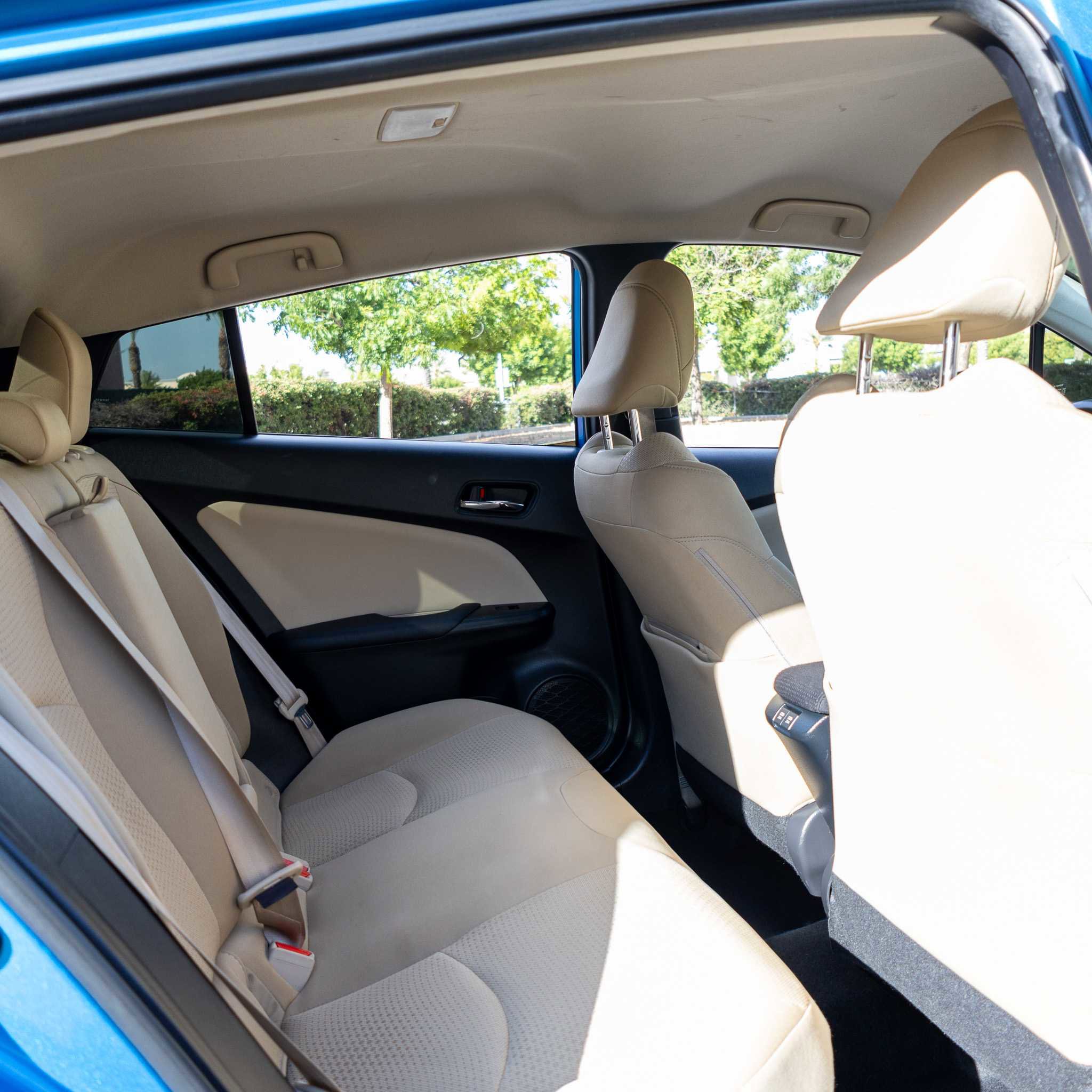 Used 2022 Toyota Prius LE image 21